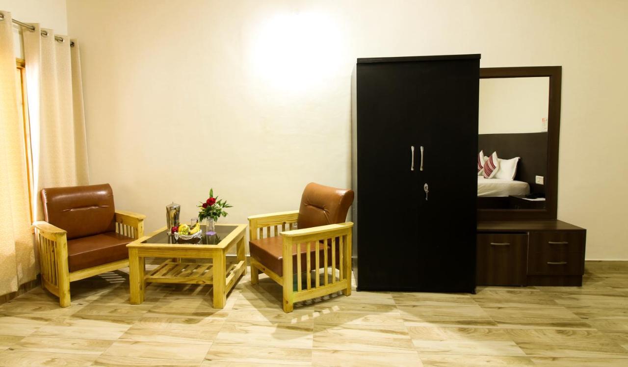 Chaman Vatika Hotel Kulu Exterior foto